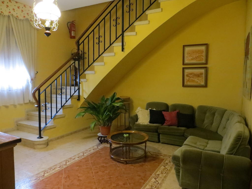 Hostal Restaurante Reina El Tejar Exteriör bild