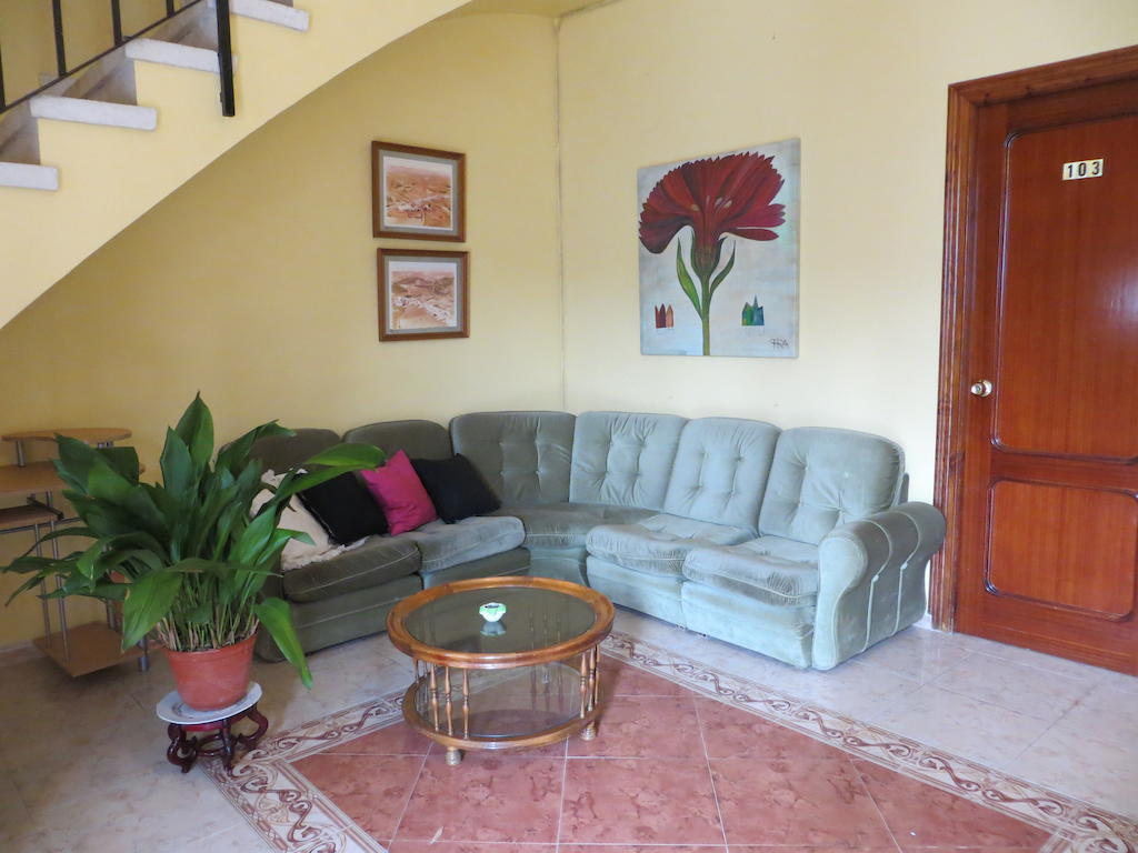 Hostal Restaurante Reina El Tejar Exteriör bild