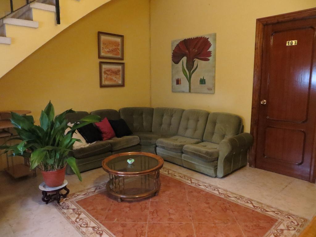 Hostal Restaurante Reina El Tejar Exteriör bild